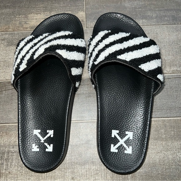 Off-White Monochrome Striped Slides - Picture 3 of 5